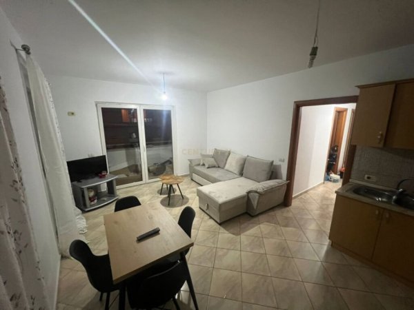 Tirane, jepet me qera apartament 2+1 Kati 4, 85 m² 550 € (rruga e dibres)