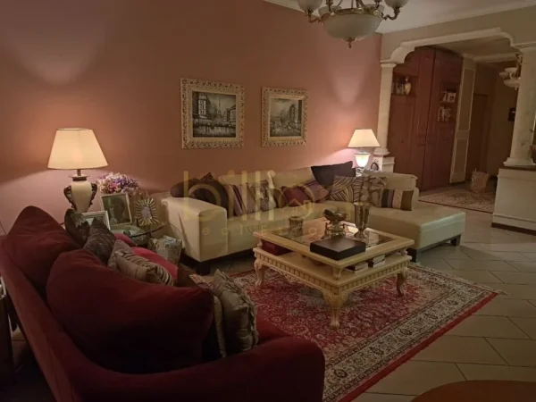 Tirane, shitet apartament 1+1 Kati 11, 143 m² 595.000 € (Bllok, Tirana, Albania)