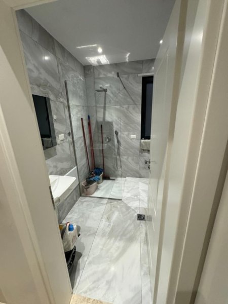 Tirane, jepet me qera apartament 1+1 , 73 m² 750 € (Liqeni i Thatë)