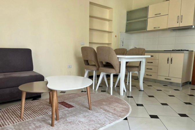 Tirane, jepet me qera apartament 1+1+Ballkon Kati 2, 65 m² 500 € (VASIL SHANTO)