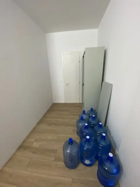 Tirane, jepet me qera ambjent biznesi Kati 1, 140 m² 2.500 € (rruga e durresit , rruga e kavajes , qender)