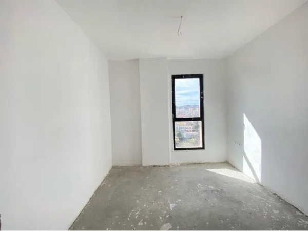 Tirane, shitet apartament 3+1+Ballkon Kati 1, 118 m² 155.000 € (29 nentori)
