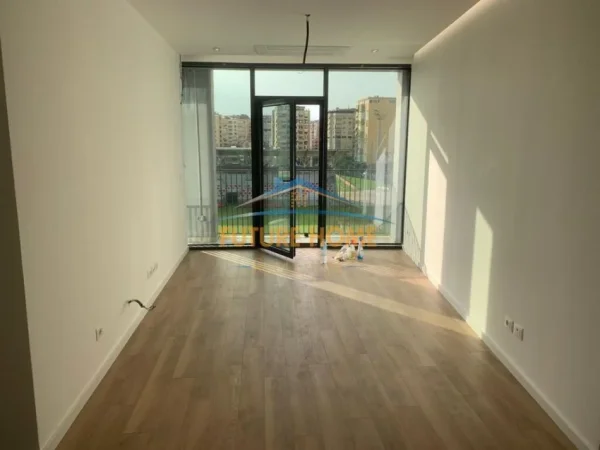 Tirane, jepet me qera apartament 2+1+Ballkon Kati 3, 93 m² 1.000 € (Lake View)