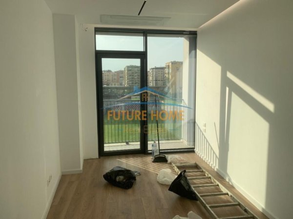 Tirane, jepet me qera apartament 2+1+Ballkon Kati 3, 93 m² 1.000 € (Lake View)