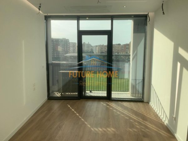 Tirane, jepet me qera apartament 2+1+Ballkon Kati 3, 93 m² 1.000 € (Lake View)