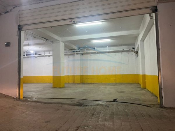 Tirane, shitet garazh Kati -1, 125 m² 125.000 € (RRUGA 5 MAJ)