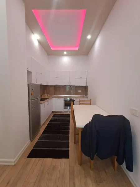 Tirane, Apartament 2+1 me qira Kati -1, 135 m² 750 € (Liqeni Thate)