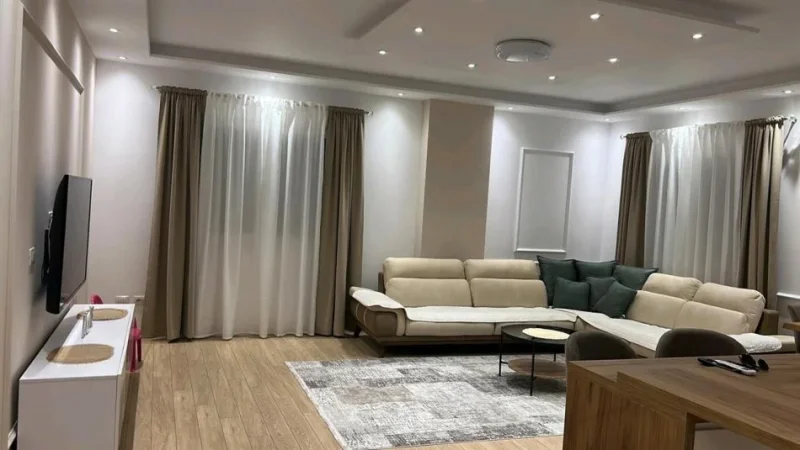 Tirane, jepet me qera apartament 3+1+Aneks+Ballkon Kati 7, 175 m² 950 € (KTHESA E KAMZES)