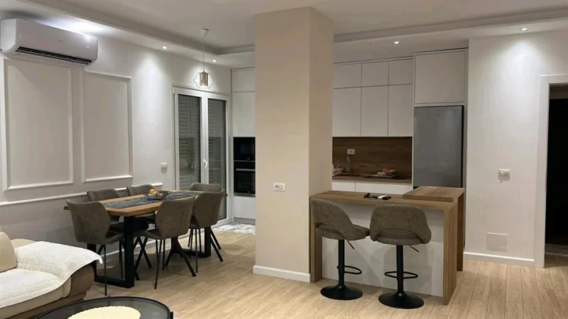 Tirane, jepet me qera apartament 3+1+Aneks+Ballkon Kati 7, 175 m² 950 € (KTHESA E KAMZES)