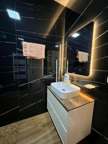 Tirane, jepet me qera apartament 3+1+Aneks+Ballkon Kati 7, 175 m² 950 € (KTHESA E KAMZES)