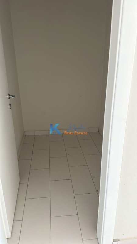 Tirane, jap me qera apartament 1+1+Ballkon Kati 11, 70 m² 400 € (1+1+depo per qira te kompleksi Golden Park)