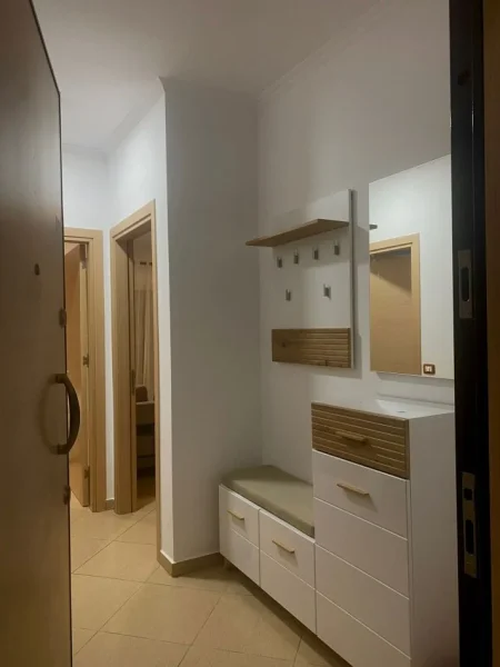 Tirane, jepet me qera apartament 1+1+Aneks+Ballkon Kati 2, 64 m² 500 € (yzberisht , kompleksi demneri)