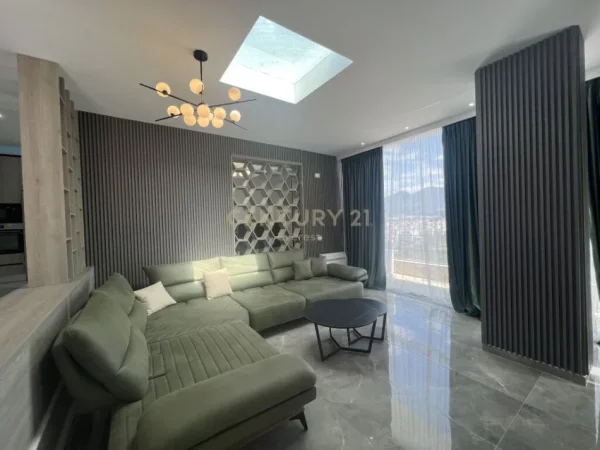 Tirane, jepet me qera apartament duplex Dublex Kati 1, 300 m² 2.000 € (KODRA E DIELLIT)