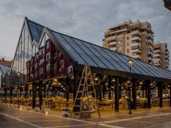 Tirane, shes ambjent biznesi Kati 0, 100 m² 600.000 € (PAZARI I RI)