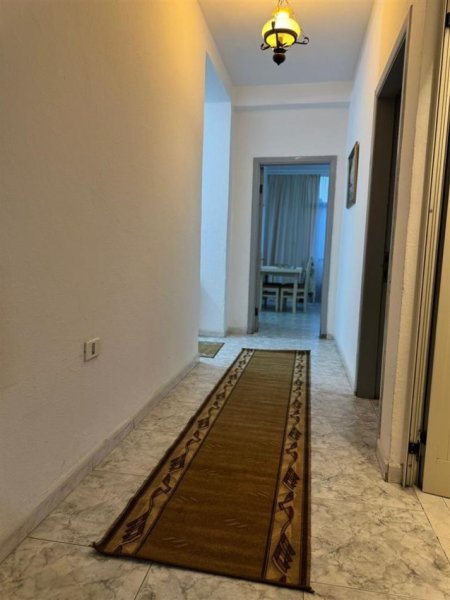 Tirane, jepet me qera apartament 2+1+Ballkon Kati 3, 100 m² 600 € (Rruga Ferit Xhajko , te ish restorant durrsi)