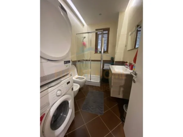 Tirane, shitet 2+1 Kati 4, 115 m² 190.000 € (Rruga Bilal Golemi)