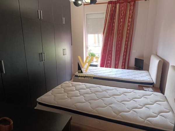 Tirane, jepet me qera apartament 2+1+Ballkon Kati 3, 110 m² 650 € (KODRA E DIELLIT)