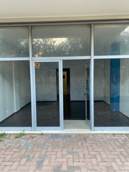 Tirane, jepet me qera dyqan Kati 0, 48 m² 450 € (DON BOSKO)