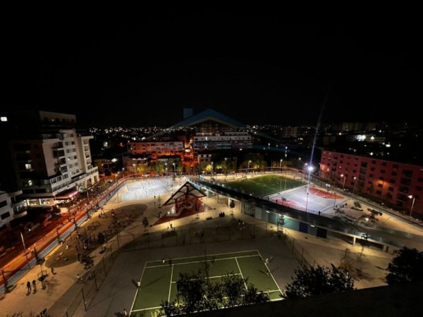 Durres, jepet me qera apartament 2+1+Ballkon Kati 8, 120 m² 400 € (Fusha e Reres)