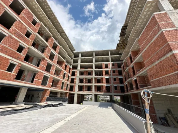 Tirane, shes apartament 1+1+Ballkon Kati 4, 66 m² 72.787 € (Lidhja e Prizrenit, Paskuqan)