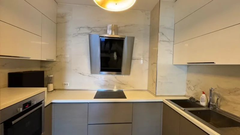 Tirane, jepet me qera apartament 1+1+Ballkon Kati 3, 120 m² 1.100 € (Zogu i zi)