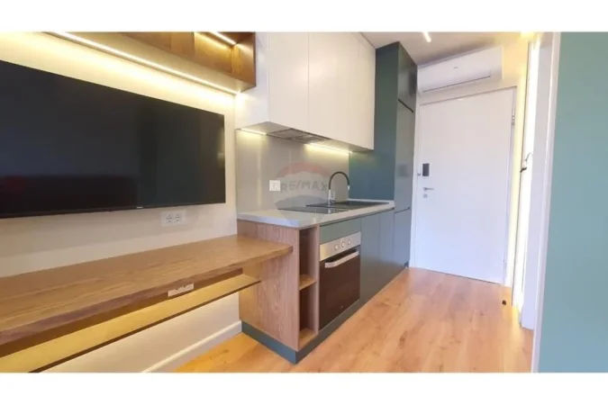 Tirane, jepet me qera garsonier Kati 4, 70 m² 500 € (Pazari i ri)