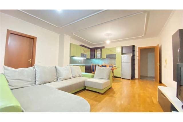 Tirane, jepet me qera apartament 2+1 117 m² 500 Euro (rruga elbasanit)