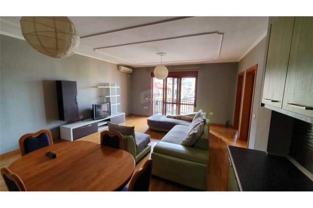 Tirane, jepet me qera apartament 2+1 117 m² 500 Euro (rruga elbasanit)