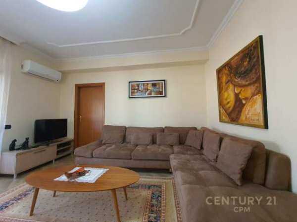 Tirane, jepet me qira apartament 3+1+BLK Kati 8, 135 m² 600 Euro (Tek Ish Ekspozita)