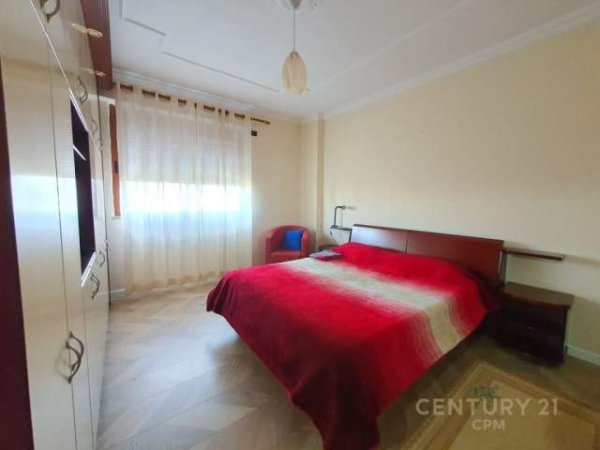 Tirane, jepet me qira apartament 3+1+BLK Kati 8, 135 m² 600 Euro (Tek Ish Ekspozita)