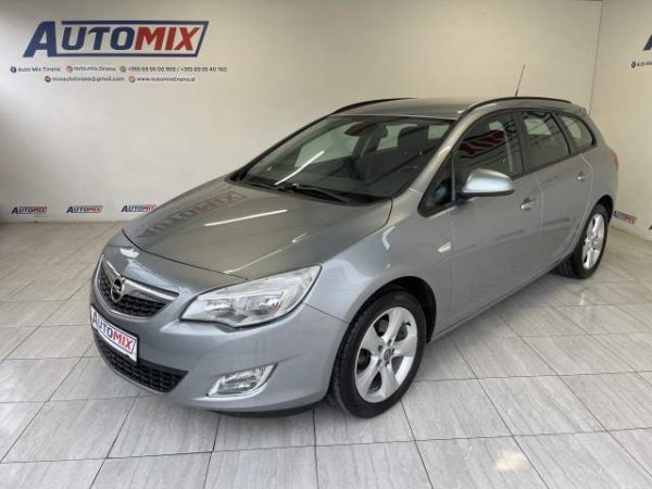 Tirane, shes makine Opel astra Viti 2010, 5.300 Euro