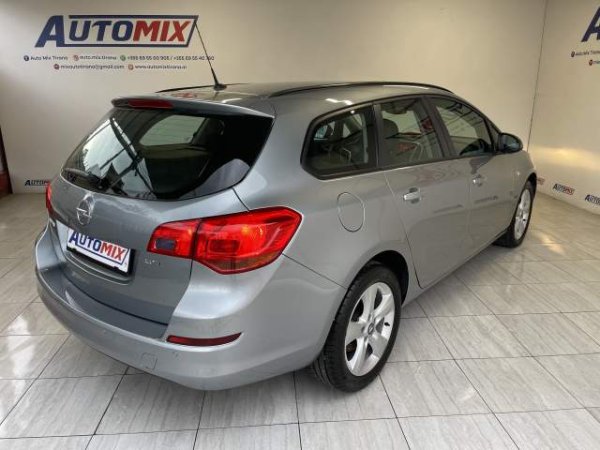 Tirane, shes makine Opel astra Viti 2010, 5.300 Euro
