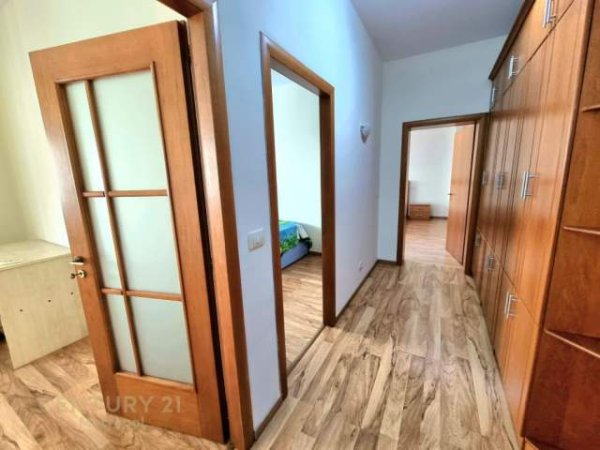 Tirane, jepet me qera apartament 3+1 Kati 2, 99 m² 400 Euro (Siri Kodra)