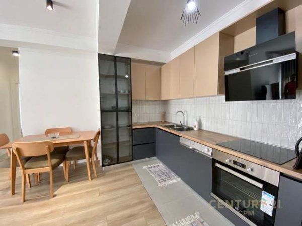 Tirane, jepet me qera apartament 2+1+A+BLK Kati 4, 91 m² 1.000 Euro (ISH BLLOKU)