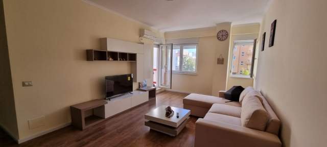 Tirane, jepet me qera apartament 2+1+BLK Kati 3, 92 m² 650 Euro (artan lenja)