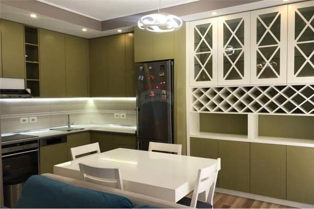 Tirane, jepet me qera apartament 2+1 105 m² 600 Euro (rruga kavajes)