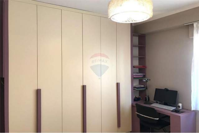 Tirane, jepet me qera apartament 2+1 105 m² 600 Euro (rruga kavajes)