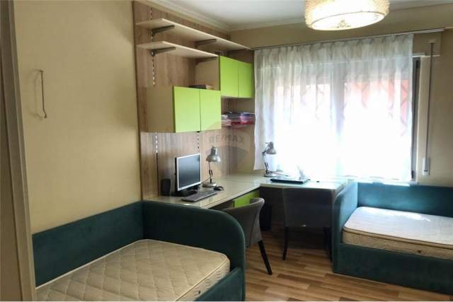 Tirane, jepet me qera apartament 2+1 105 m² 600 Euro (rruga kavajes)