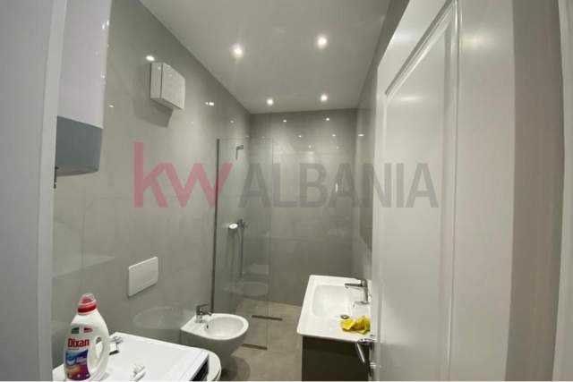 Tirane, jepet me qera apartament 1+1 Kati 5, 60 m² 600 Euro (Rruga e Dibres)