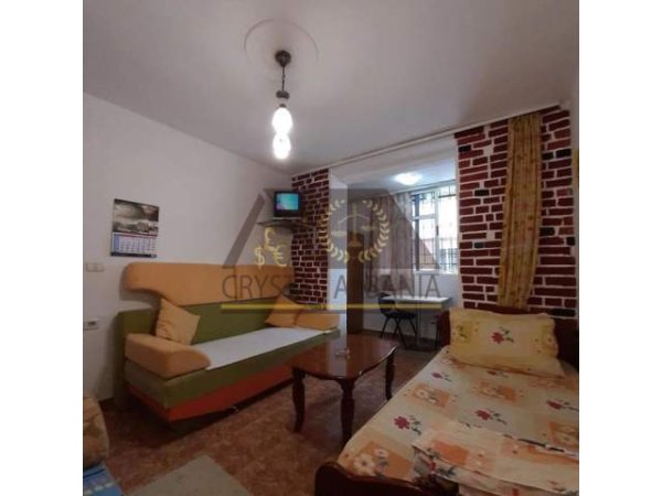 Tirane, jepet me qera apartament 1+1 Kati 1, 47 m² 320 Leke (Rr"Kongresi i Manastirit')