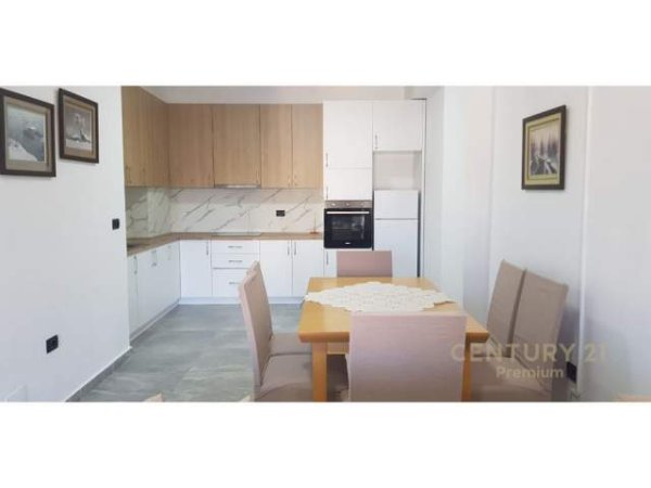 Tirane, jepet me qera apartament 1+1 Kati 2, 72 m² 350 Euro (Spitali QSUT)