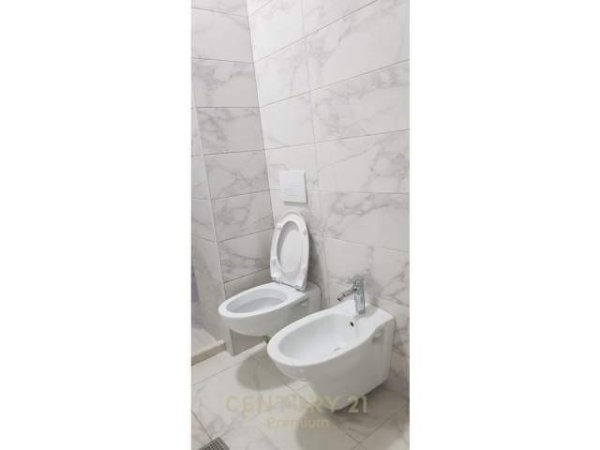 Tirane, jepet me qera apartament 1+1 Kati 2, 72 m² 350 Euro (Spitali QSUT)