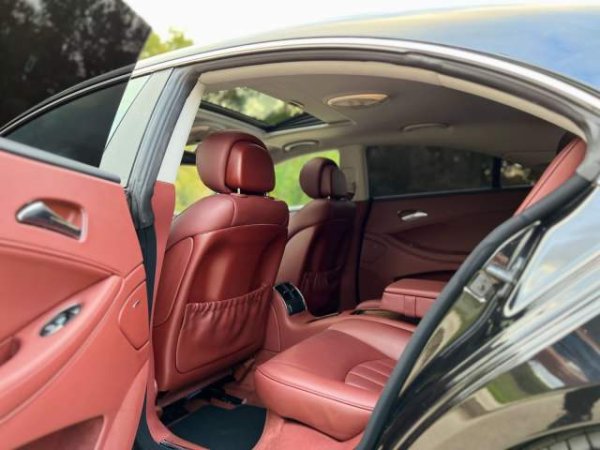 shes Mercedes-Benz CLS 350 (NAFTE) / FACELIFT / AMG / 2009