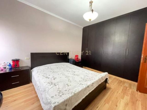 Tirane, jepet me qera apartament 1+1+BLK Kati 4, 70 m² 380 Euro