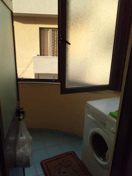 Tirane, shitet apartament 1+1+BLK Kati 3, 74 m² 90.000 Euro (kinostudio)