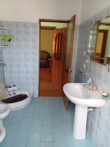 Tirane, shitet apartament 1+1+BLK Kati 3, 74 m² 90.000 Euro (kinostudio)
