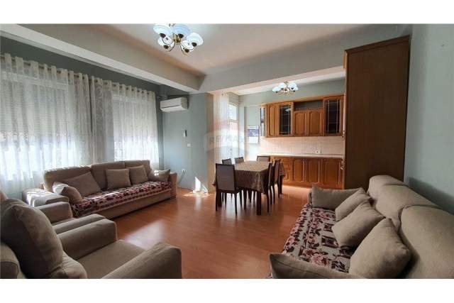 Tirane, shes apartament 4+1+A+BLK Kati 4, 144 m² 235.000 Euro (Bllok)
