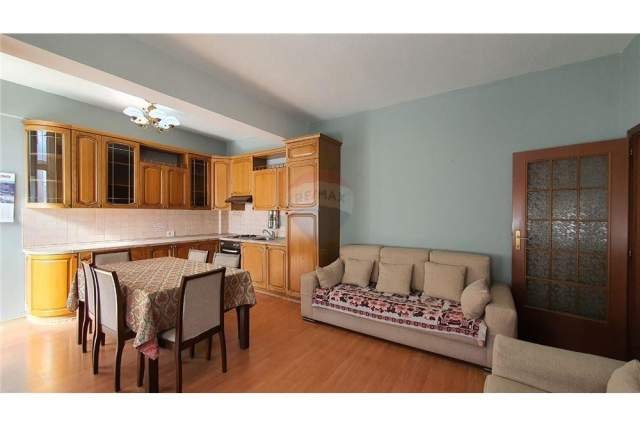 Tirane, shes apartament 4+1+A+BLK Kati 4, 144 m² 235.000 Euro (Bllok)