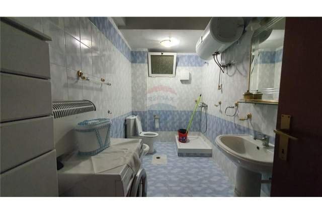 Tirane, shes apartament 4+1+A+BLK Kati 4, 144 m² 235.000 Euro (Bllok)