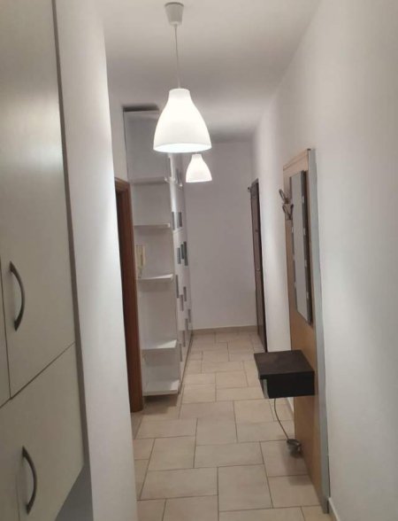 Tirane, jepet me qera apartament 1+1 Kati 5, 75 m² 400 Euro (todi shkurti)
